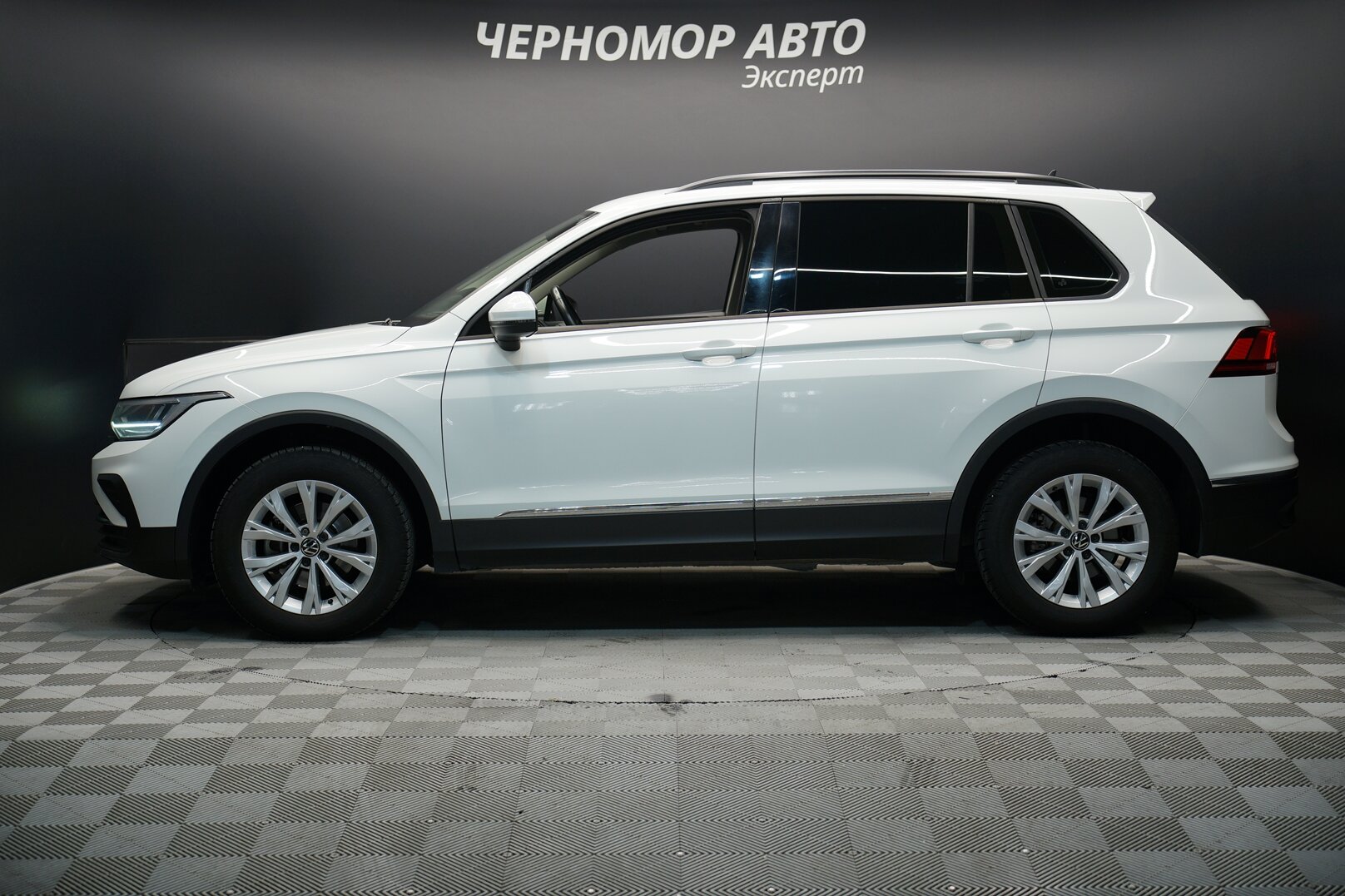 Volkswagen-Tiguan, II Рестайлинг 2020 Автомат робот