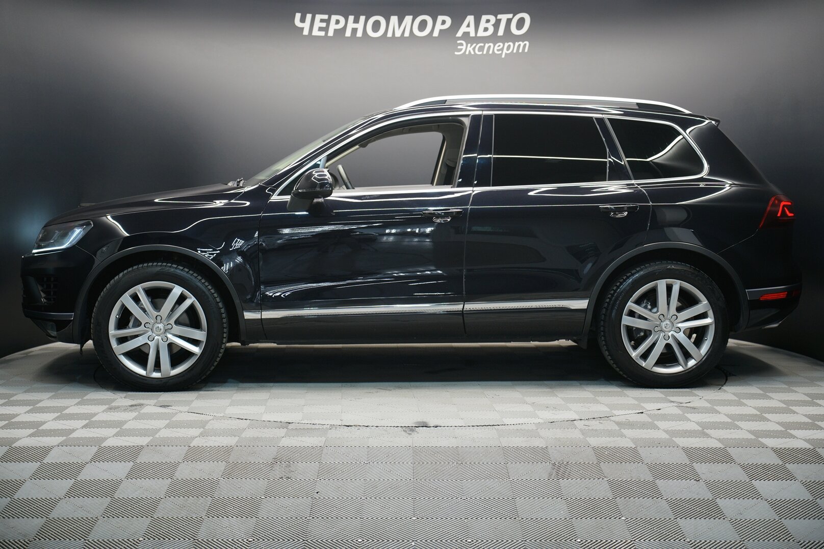 Volkswagen-Touareg, II Рестайлинг 2015 Автоматическая